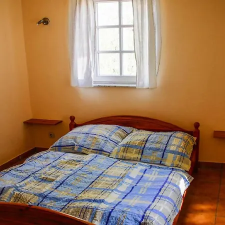 Semi-detached House - Dns041012-l *